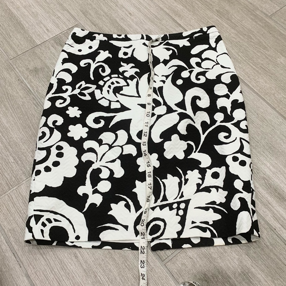 Talbots black and white floral skirt - Picture 5 of 8